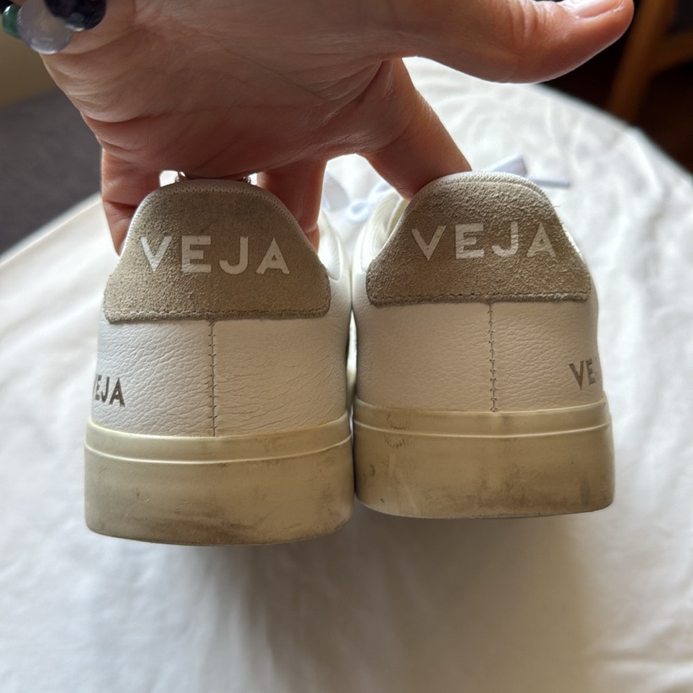 VEJA Women's Sneakers - Size: US-6/ EUR - 37 - Picture 12 of 17